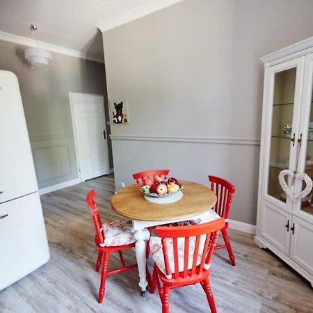 Bezowy Apartament De Lux Dla 4 Osob Chorzow Katowice Dış mekan fotoğraf