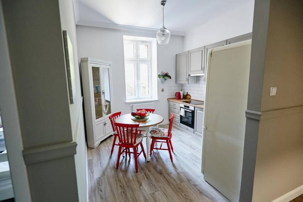 Bezowy Apartament De Lux Dla 4 Osob Chorzow Katowice Dış mekan fotoğraf